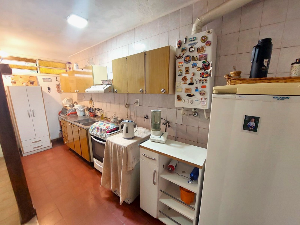 Avellaneda 1800, Departamento Duplex, 2 dormitorios, 2do piso por escalera.