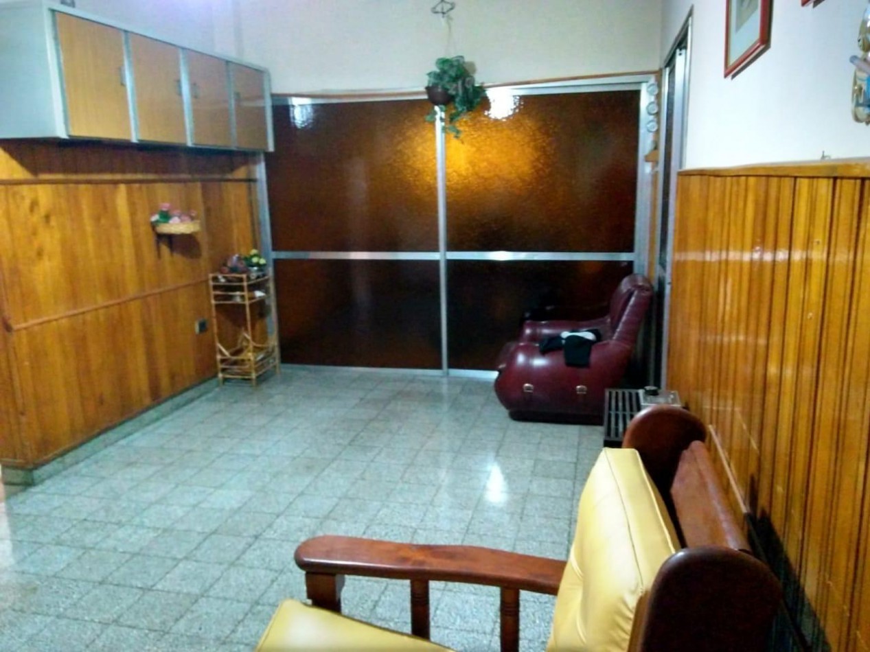 Benito Juarez 1300, Tres dormitorios, patio, cochera. 