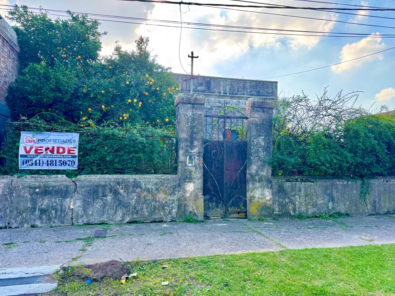 San Martin 500, Muñoz, Casa a reciclar de tres dormitorios con terreno de 600 m2
