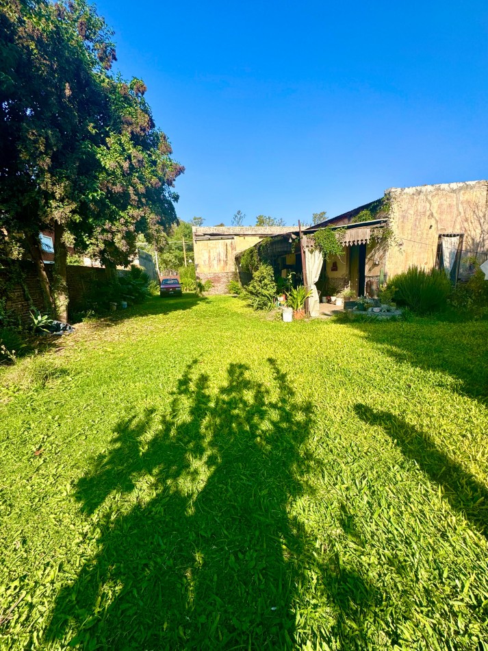 San Martin 500, Muñoz, Casa a reciclar de tres dormitorios con terreno de 600 m2