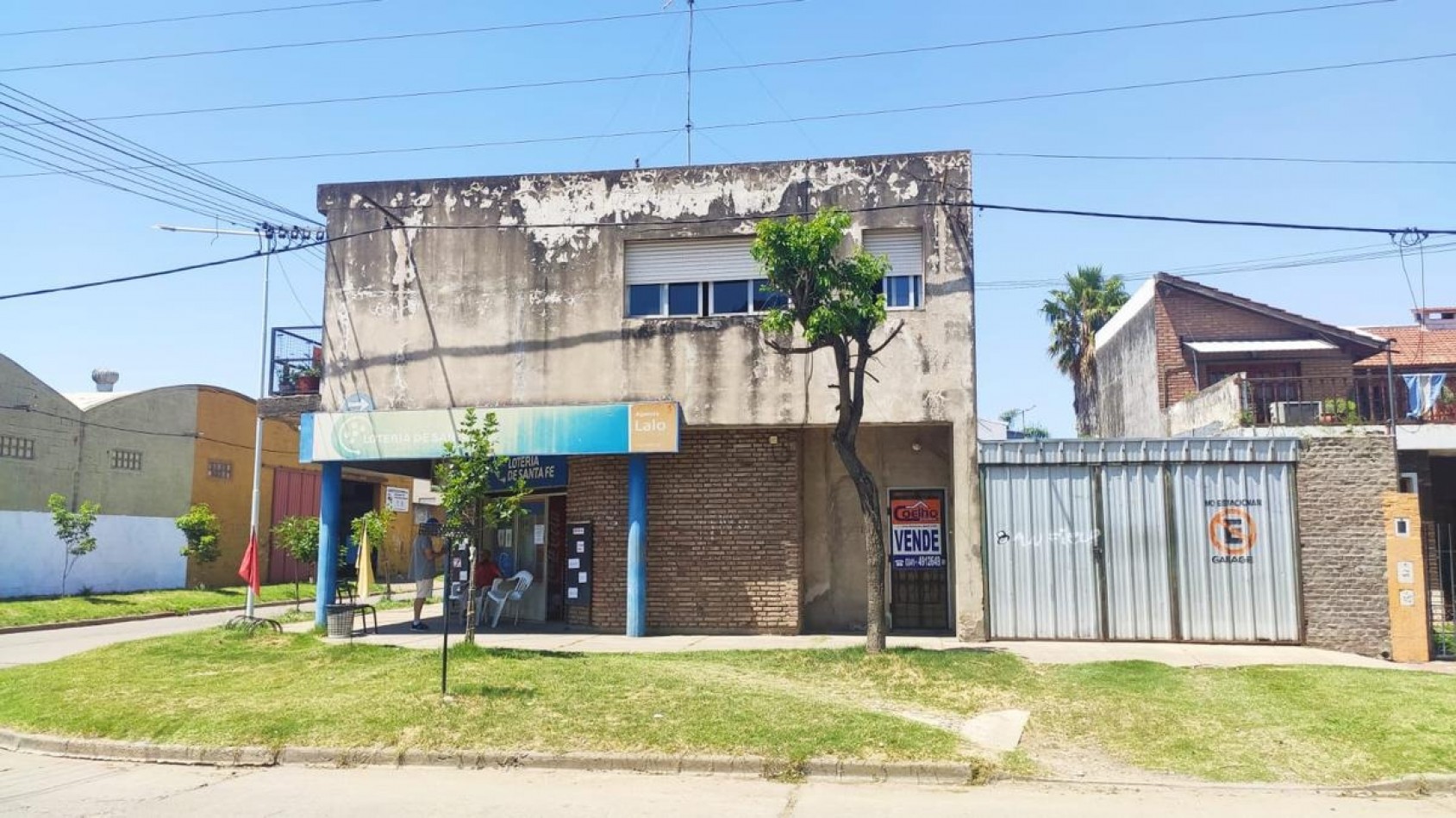 Capitan Bermudez, Laprida al 100, local comercial y departamento 3 dormitorios.