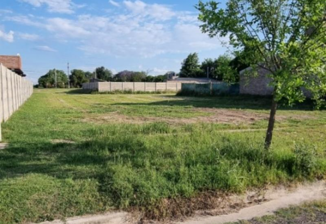 Arroyo Seco, dos terrenos amplios, barrio Posta del Arroyo, precio por separado.