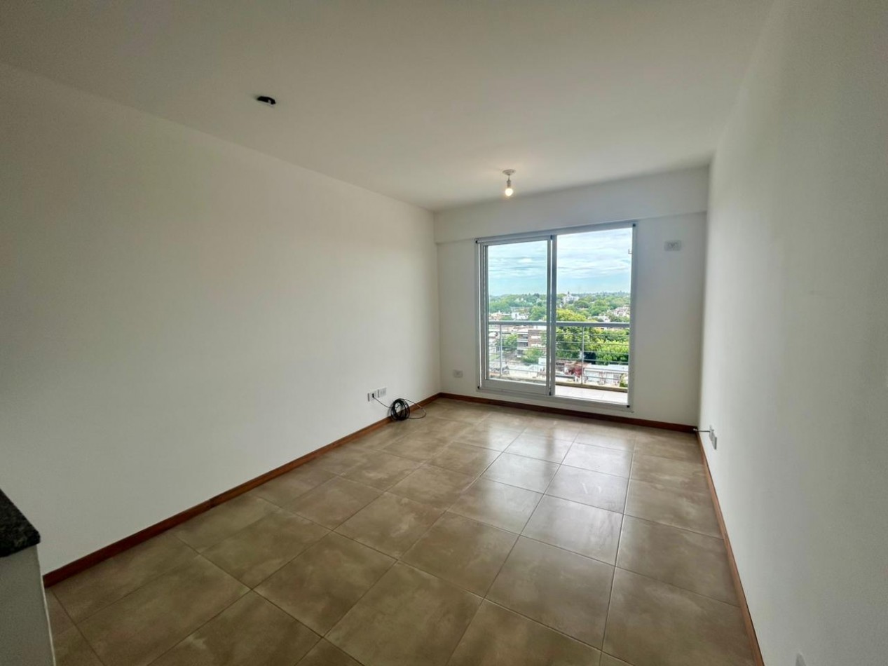 Mitre, 3200, departamento contrafrente, 1 dormitorio, piso 8, balcon corrido. 