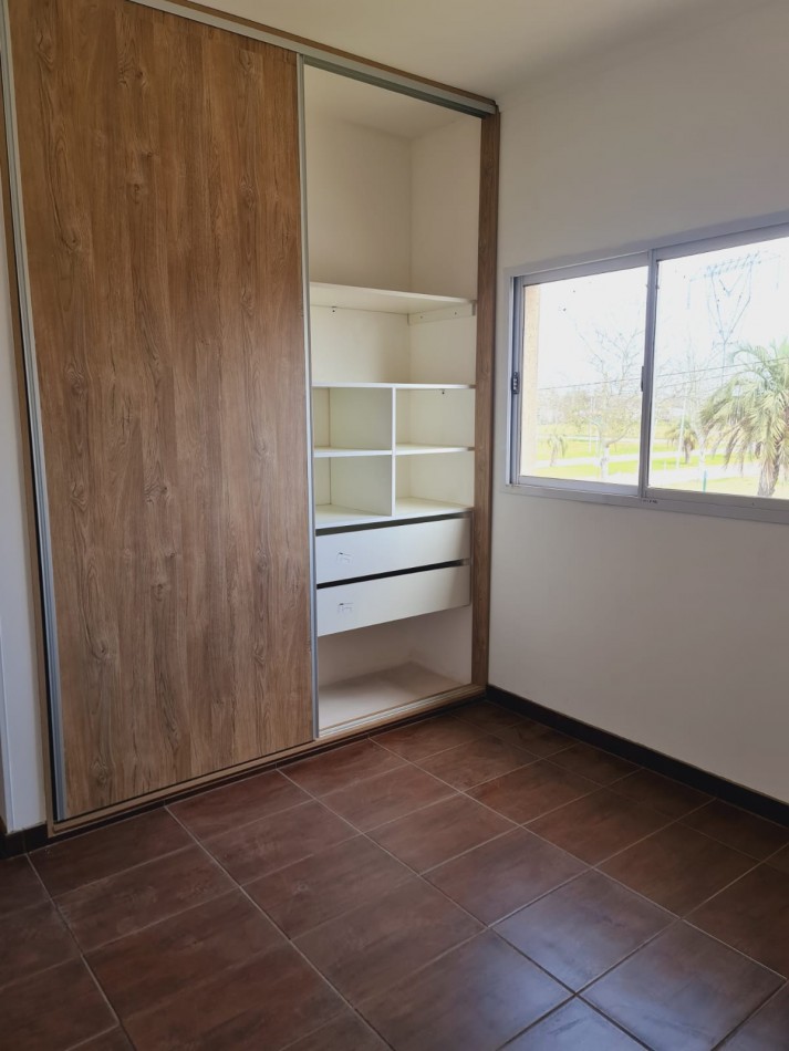 Duplex de 2 Dormitorios con Jardin y Doble Cochera en Tierra de Sueños III - Roldan