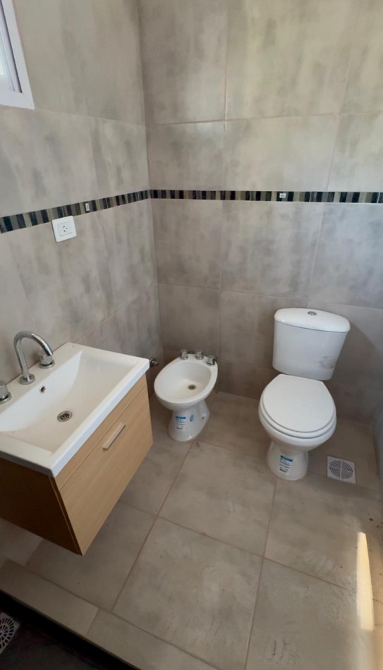 Duplex de 2 Dormitorios con Jardin y Doble Cochera en Tierra de Sueños III - Roldan
