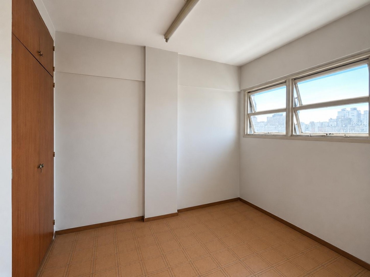 DEPARTAMENTO DE 3 DORMITORIOS, FRENTE , COCHERA Y AMENITIS, - PELLEGRINI 840; PISO 8 