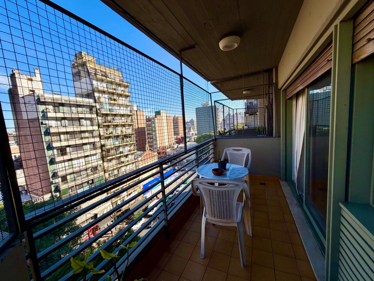 DEPARTAMENTO DE 3 DORMITORIOS, FRENTE , COCHERA Y AMENITIS, - PELLEGRINI 840; PISO 8 