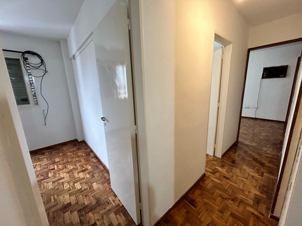 Juan Manuel de Rosas 1400, un dormitorio mas comodin, cocina separada.