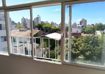 Pellegrini 58, 3 dormitorios! 3er piso de escalera.